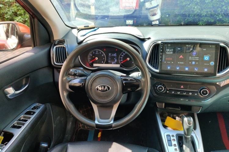 Used Kia KX3 2015 1.6L Automatic Two-Wheel Drive DLX Steering Wheel