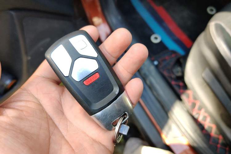 Used Kia KX3 2015 1.6L Automatic Two-Wheel Drive DLX Vehicle Key