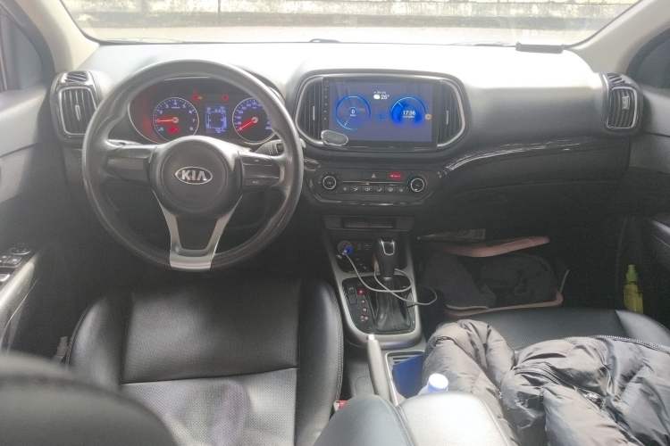 Used Kia KX3 2015 1.6L Automatic Two-Wheel Drive DLX Center Console