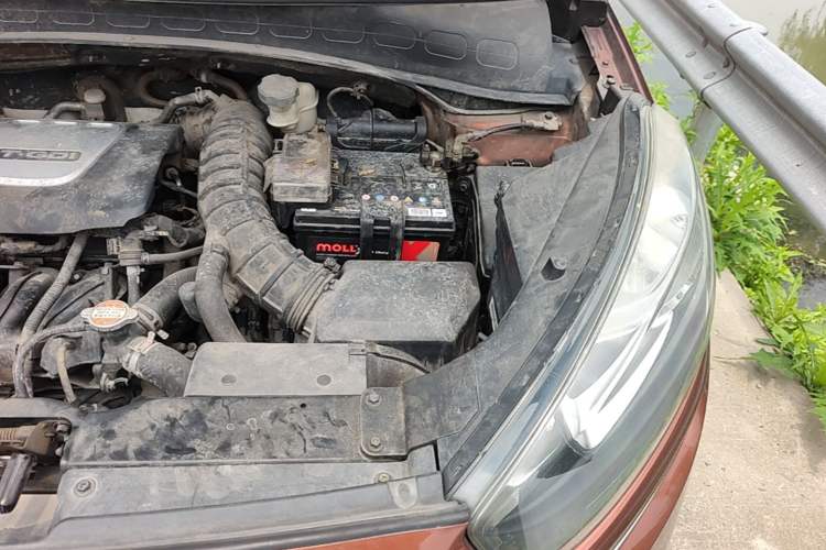 Used Kia KX3 2015 1.6T Automatic Two-Wheel Drive DLX Engine Bay Left
