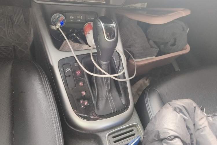 Used Kia KX3 2015 1.6L Automatic Two-Wheel Drive DLX Gear Lever