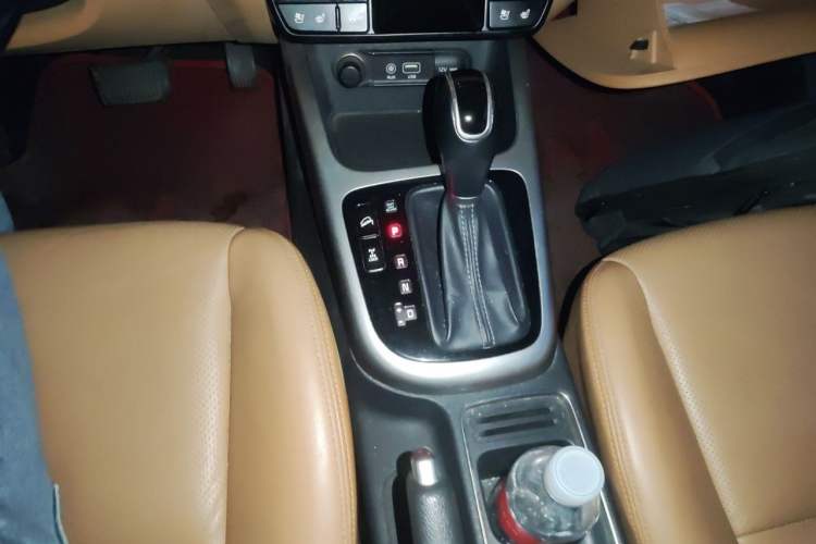 Used Kia KX3 2015 2.0L Automatic 4x4 PRM Gear Lever