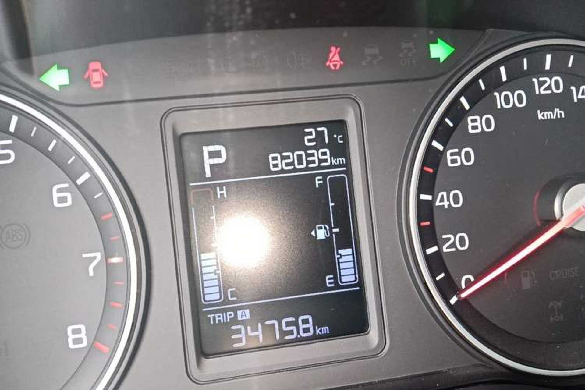 Used Kia KX3 2015 1.6L Automatic Two-Wheel Drive DLX Odometer Close Up