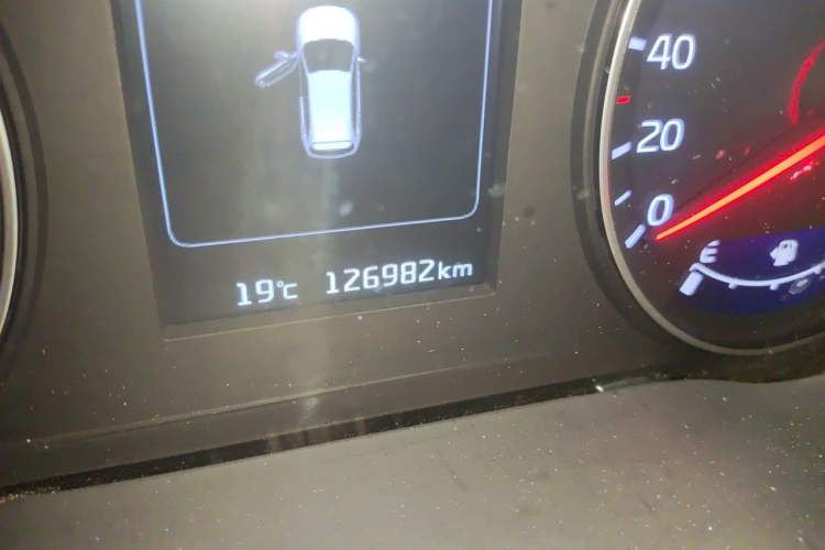 Used Kia KX3 2015 2.0L Automatic 4x4 PRM Odometer Close Up