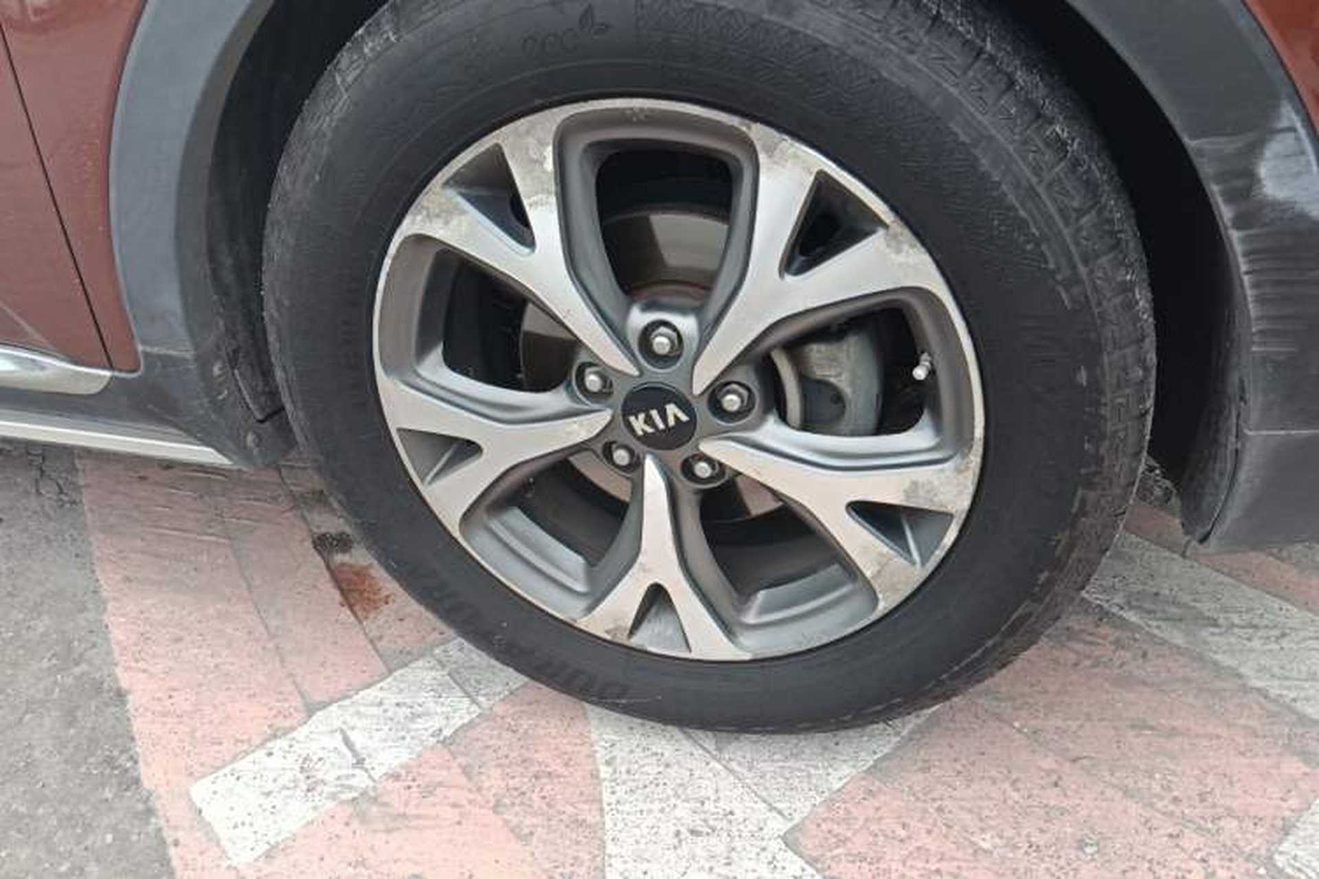 Used Kia KX3 2015 1.6L Automatic Two-Wheel Drive DLX Right Front Wheel Hub