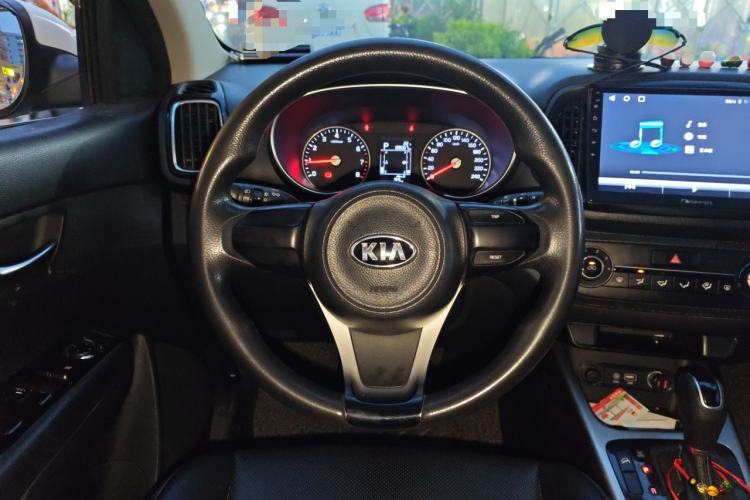 Used Kia KX3 2015 1.6L Automatic Two-Wheel Drive DLX Steering Wheel