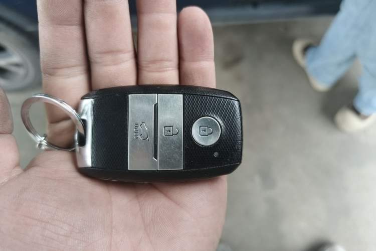 Used Kia KX3 2015 1.6L Automatic Two-Wheel Drive DLX Vehicle Key