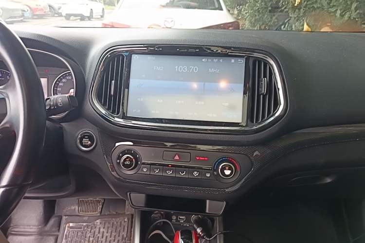 Used Kia KX3 2015 1.6T Automatic Two-Wheel Drive DLX Audio And AC Panel
