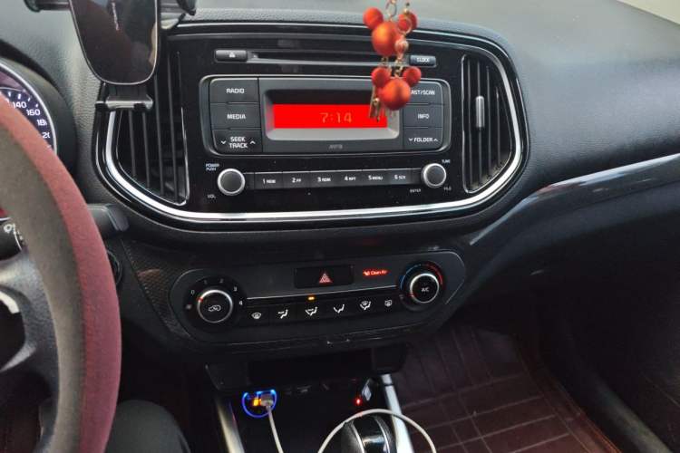 Used Kia KX3 2015 1.6L Automatic Two-Wheel Drive DLX Audio And AC Panel