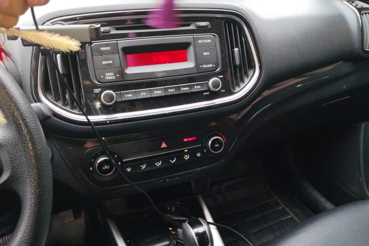 Used Kia KX3 2015 1.6L Automatic Two-Wheel Drive DLX Audio And AC Panel