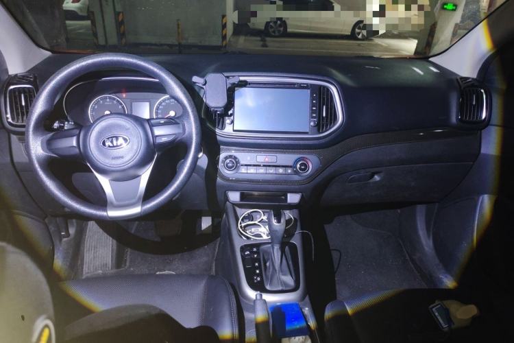 Used Kia KX3 2015 1.6L Automatic Two-Wheel Drive DLX Center Console
