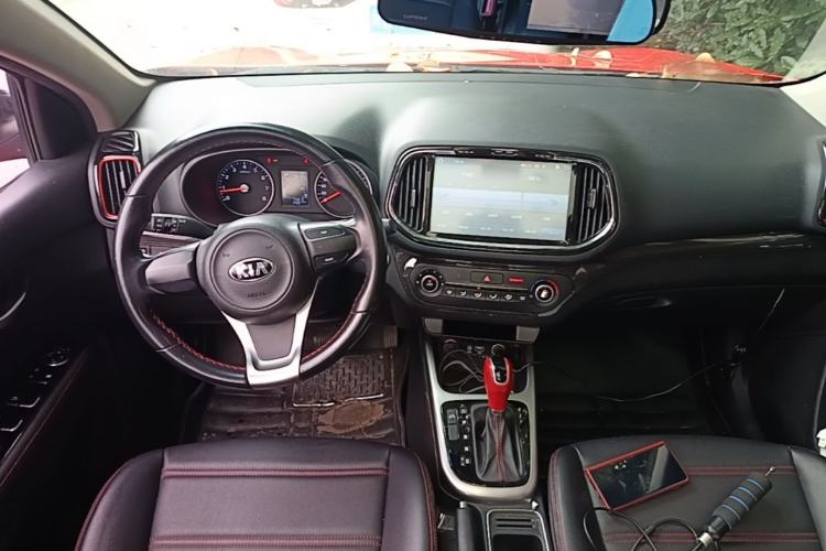Used Kia KX3 2015 1.6T Automatic Two-Wheel Drive DLX Center Console