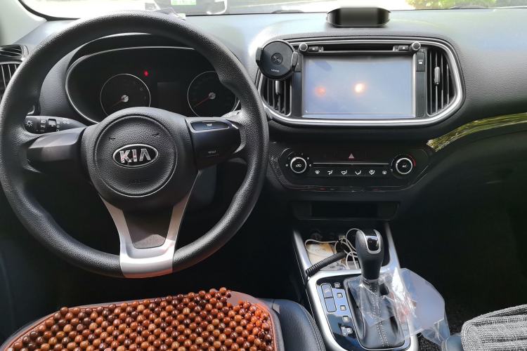 Used Kia KX3 2015 1.6L Automatic Two-Wheel Drive DLX Center Console