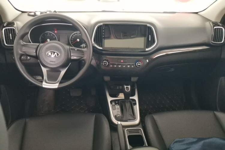 Used Kia KX3 2015 1.6L Automatic Two-Wheel Drive DLX Center Console