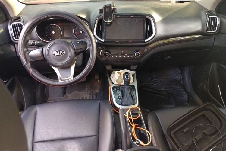 Used Kia KX3 2015 1.6L Automatic Two-Wheel Drive DLX Center Console
