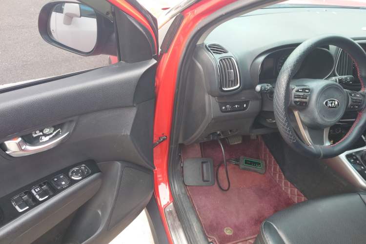 Used Kia KX3 2015 1.6L Automatic Two-Wheel Drive DLX Driver Seat