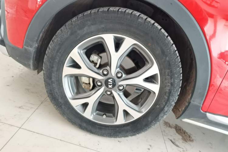 Used Kia KX3 2015 1.6L Automatic Two-Wheel Drive DLX Exterior 4
