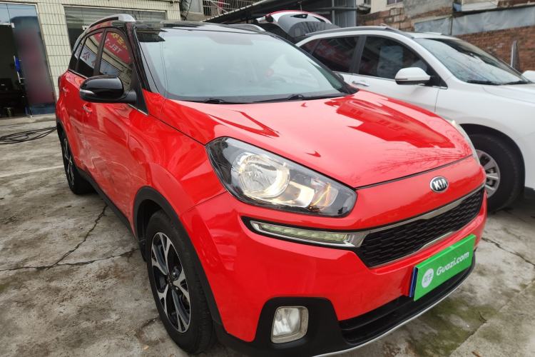 Used Kia KX3 2015 1.6L Automatic Two-Wheel Drive DLX Front Right 45 Deg