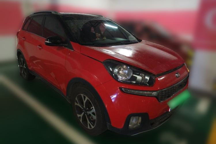 Used Kia KX3 2015 1.6T Automatic Two-Wheel Drive DLX Front Right 45 Deg