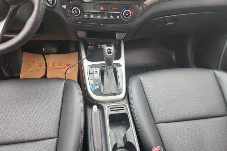 Used Kia KX3 2015 1.6L Automatic Two-Wheel Drive DLX Gear Lever