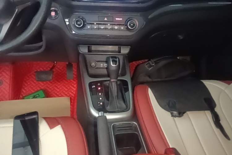 Used Kia KX3 2015 1.6L Automatic Two-Wheel Drive DLX Gear Lever