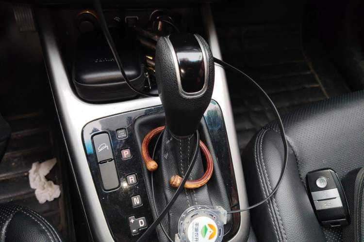 Used Kia KX3 2015 1.6L Automatic Two-Wheel Drive DLX Gear Lever