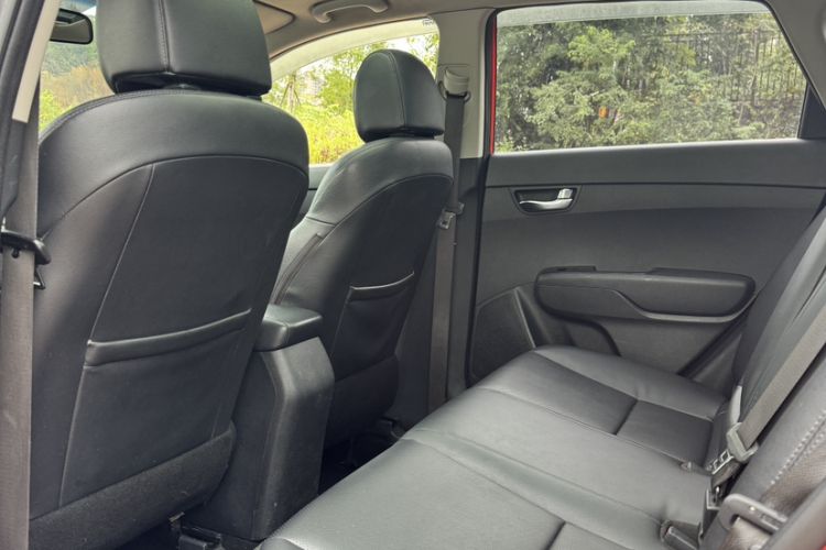 Used Kia KX3 2015 1.6L Automatic Two-Wheel Drive DLX Interior 1