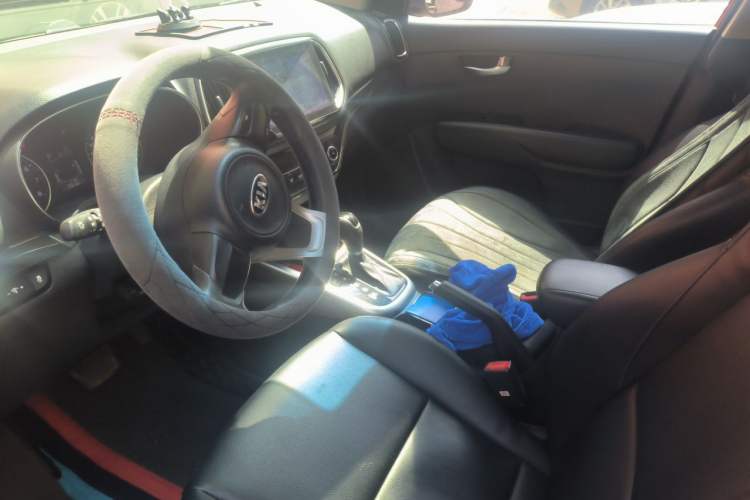 Used Kia KX3 2015 1.6L Automatic Two-Wheel Drive DLX Left Front Seat