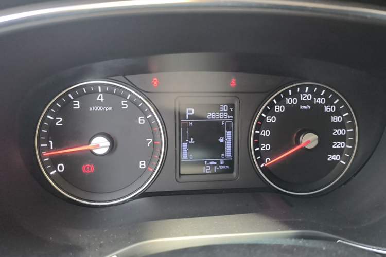 Used Kia KX3 2015 1.6L Automatic Two-Wheel Drive DLX Odometer Close Up