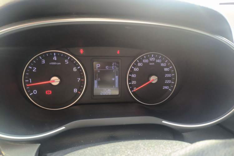 Used Kia KX3 2015 1.6L Automatic Two-Wheel Drive DLX Odometer Close Up