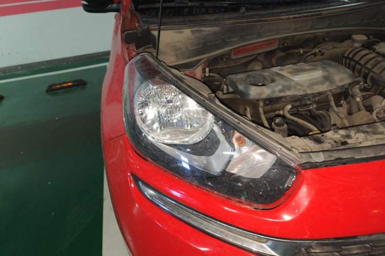 Used Kia KX3 2015 1.6T Automatic Two-Wheel Drive DLX Right Front Headlight