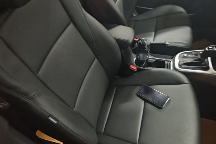 Used Kia KX3 2015 1.6L Automatic Two-Wheel Drive DLX Right Front Seat