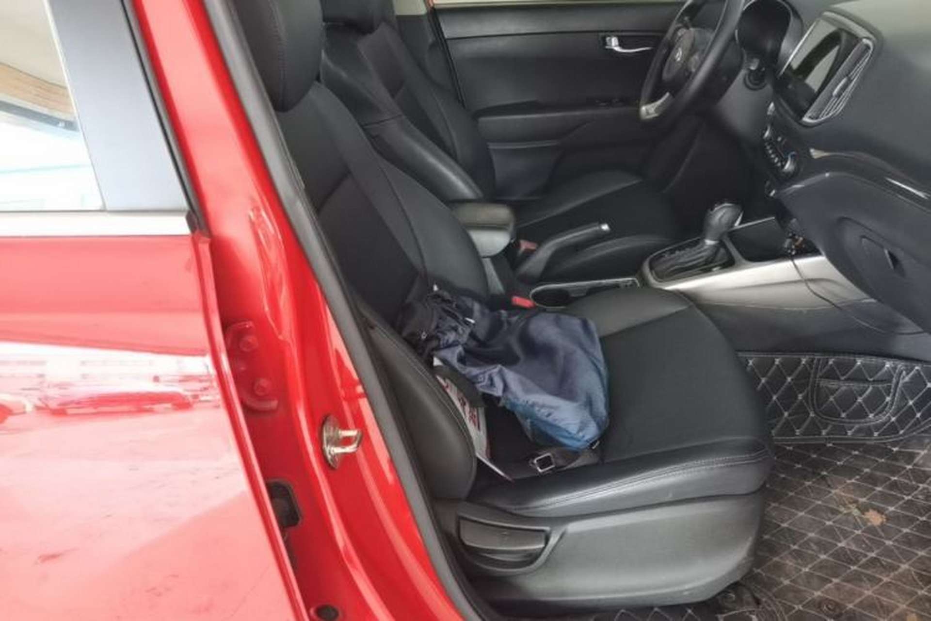Used Kia KX3 2015 1.6L Automatic Two-Wheel Drive DLX Right Front Seat