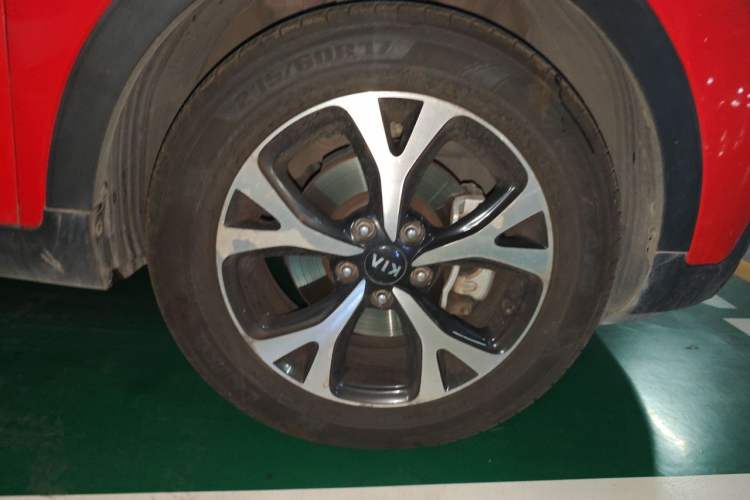 Used Kia KX3 2015 1.6T Automatic Two-Wheel Drive DLX Right Front Wheel Hub