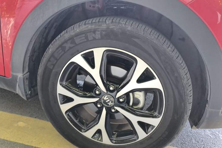 Used Kia KX3 2015 1.6L Automatic Two-Wheel Drive DLX Right Front Wheel Hub