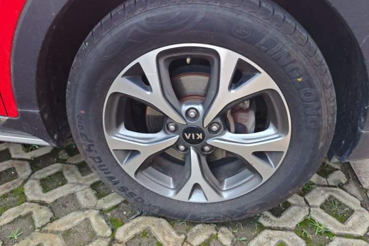 Used Kia KX3 2015 1.6L Automatic Two-Wheel Drive DLX Right Front Wheel Hub