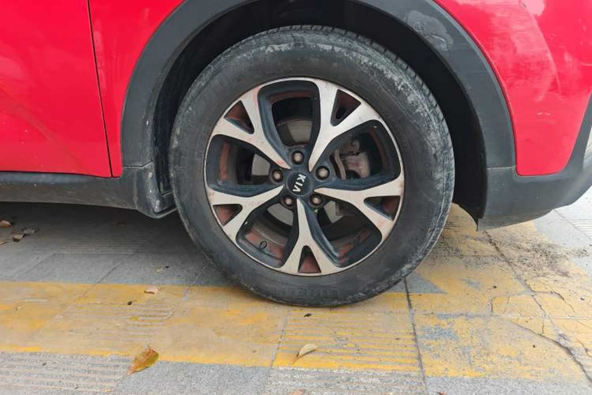 Used Kia KX3 2015 1.6L Automatic Two-Wheel Drive DLX Right Front Wheel Hub