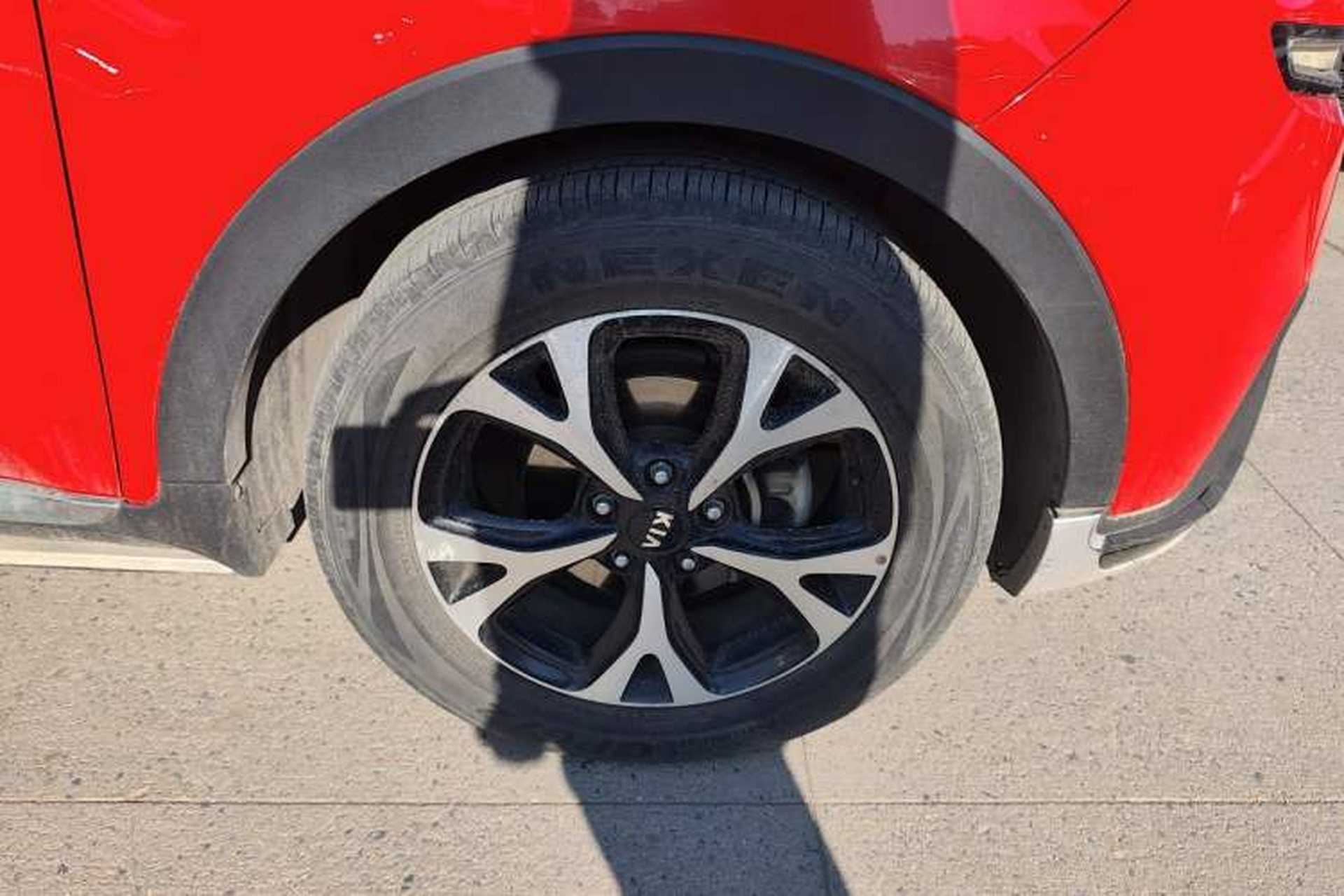 Used Kia KX3 2015 1.6L Automatic Two-Wheel Drive DLX Right Front Wheel Hub