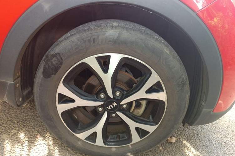 Used Kia KX3 2015 1.6L Automatic Two-Wheel Drive DLX Right Front Wheel Hub