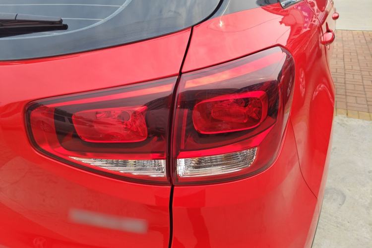 Used Kia KX3 2015 1.6L Automatic Two-Wheel Drive DLX Right Rear Taillight