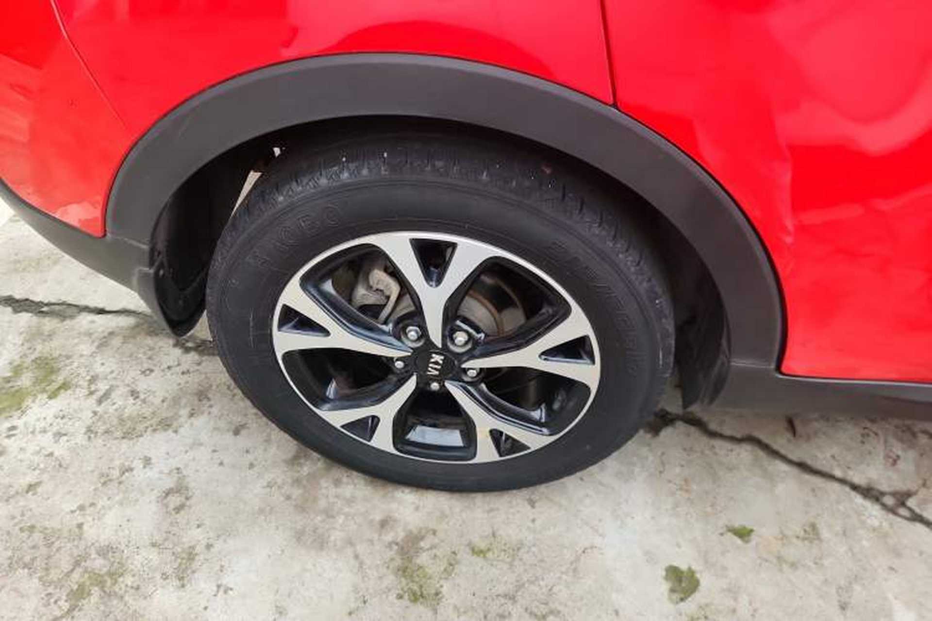 Used Kia KX3 2015 1.6L Automatic Two-Wheel Drive DLX Right Rear Wheel Hub