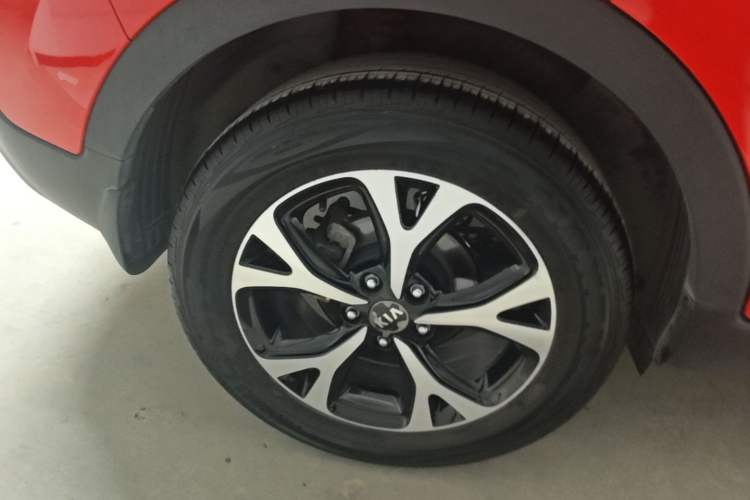 Used Kia KX3 2015 1.6L Automatic Two-Wheel Drive DLX Right Rear Wheel Hub