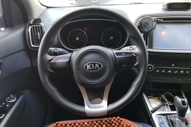 Used Kia KX3 2015 1.6L Automatic Two-Wheel Drive DLX Steering Wheel