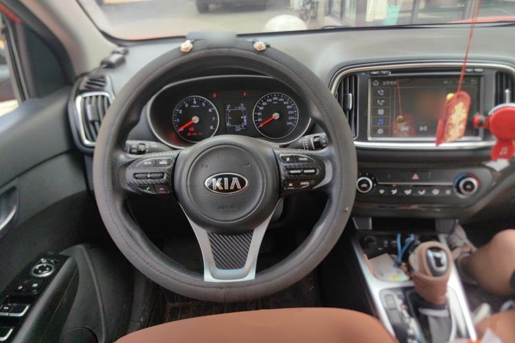 Used Kia KX3 2015 1.6L Automatic Two-Wheel Drive DLX Steering Wheel