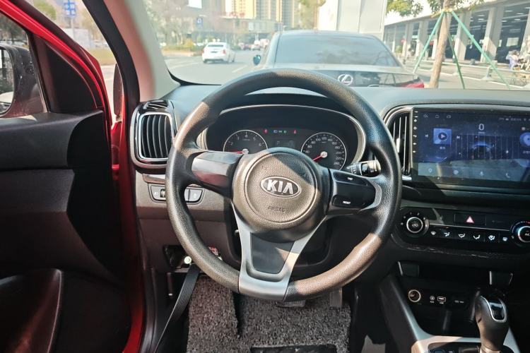 Used Kia KX3 2015 1.6L Automatic Two-Wheel Drive DLX Steering Wheel