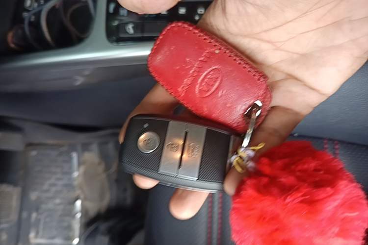 Used Kia KX3 2015 1.6T Automatic Two-Wheel Drive DLX Vehicle Key