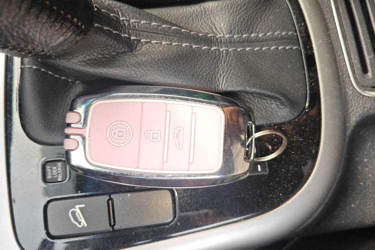 Used Kia KX3 2015 1.6L Automatic Two-Wheel Drive DLX Vehicle Key