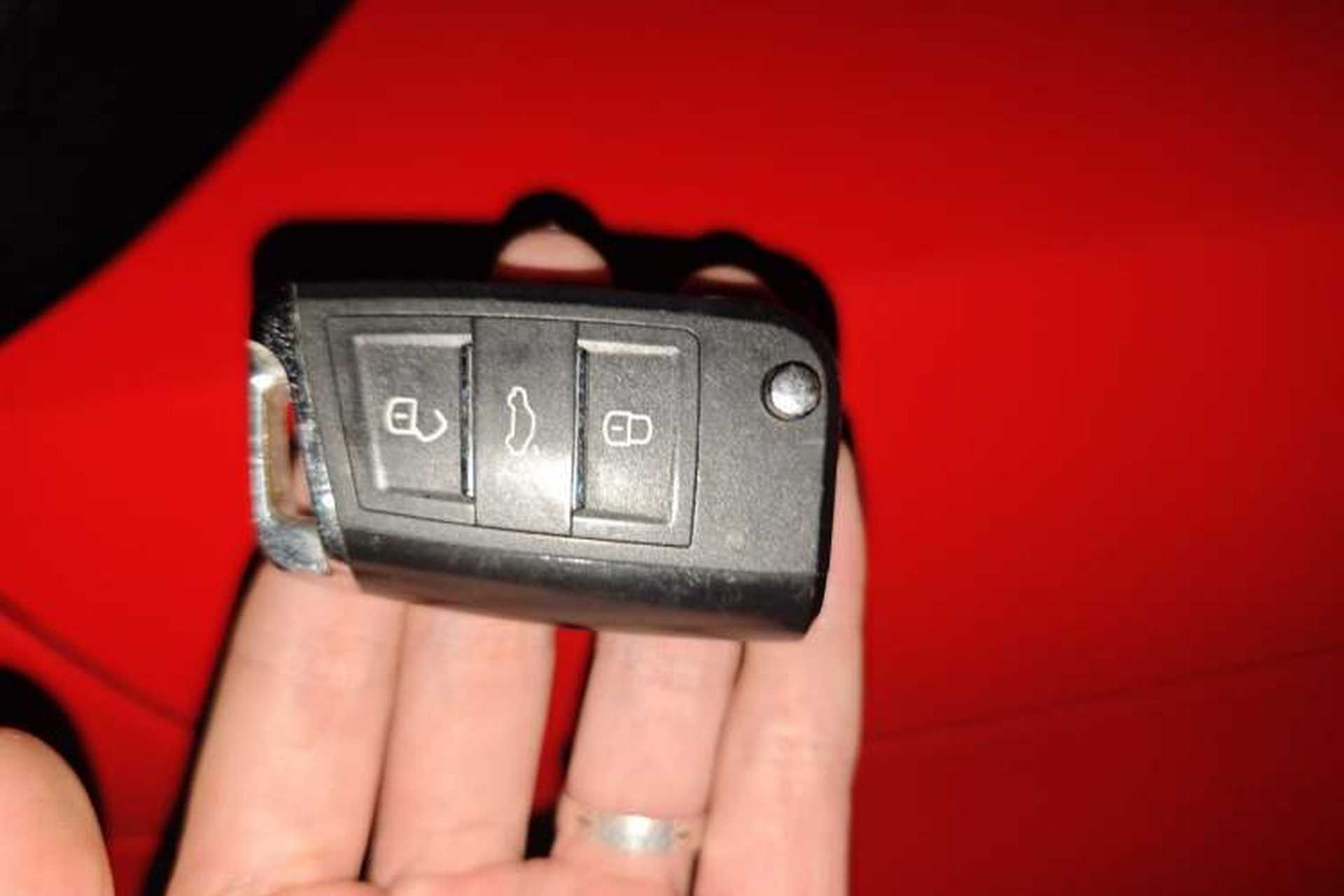 Used Kia KX3 2015 1.6L Automatic Two-Wheel Drive DLX Vehicle Key