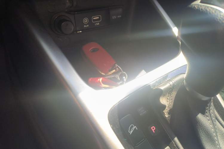 Used Kia KX3 2015 1.6L Automatic Two-Wheel Drive DLX Vehicle Key