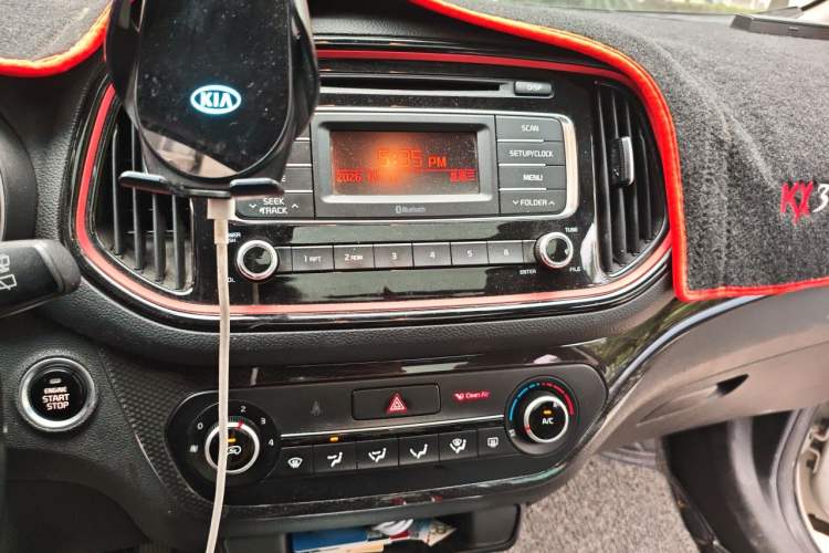 Used Kia KX3 2015 1.6T Automatic Two-Wheel Drive DLX Audio And AC Panel
